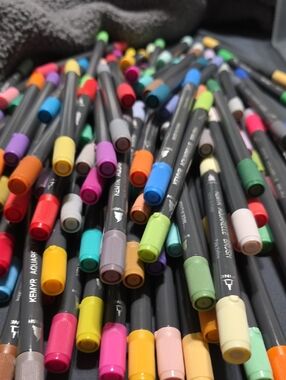 Assorted Dual-Tip Brush Markers - Multicolor Set